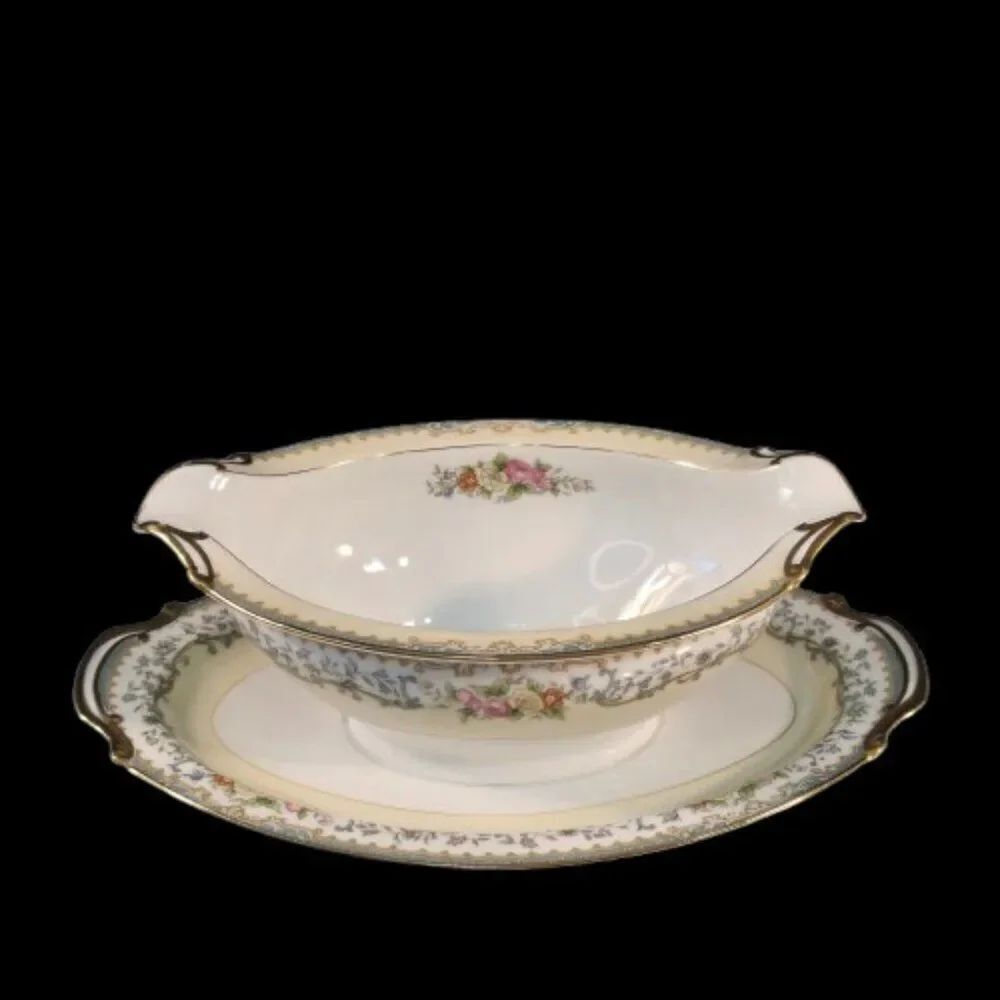 Noritake Woodmere 662 Gravy Sauce Boat